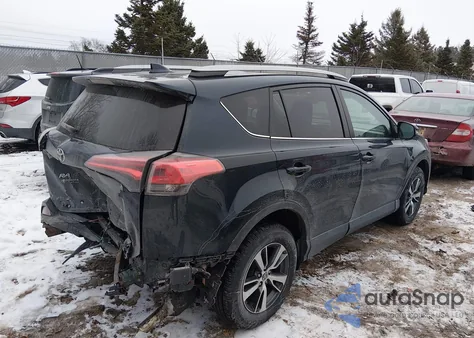 2018 Toyota Rav4 Xle z USA, uszkodzony, nr VIN 2T3RFREV3JW750262